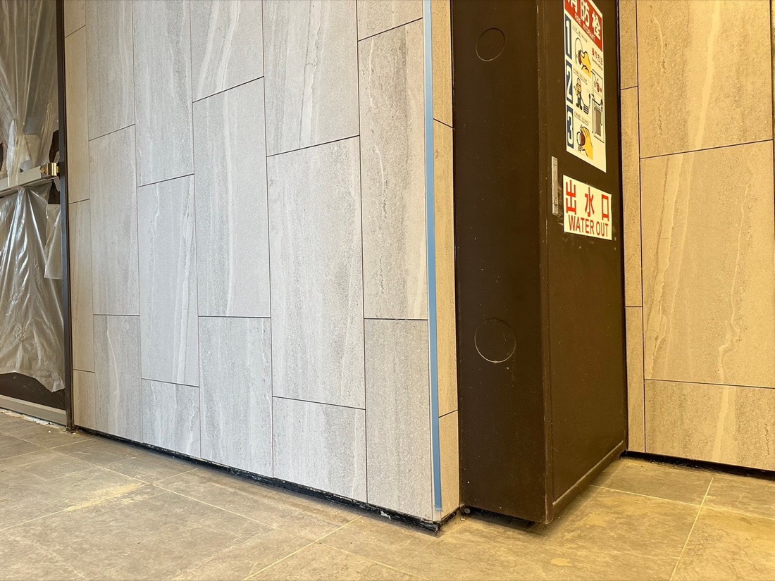 勾縫踢腳板施工案例：牆面轉角